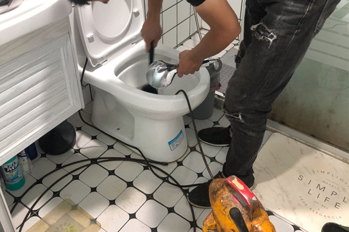 西青马桶堵塞自己疏通还是找师傅？专业上门服务让你省时更省心